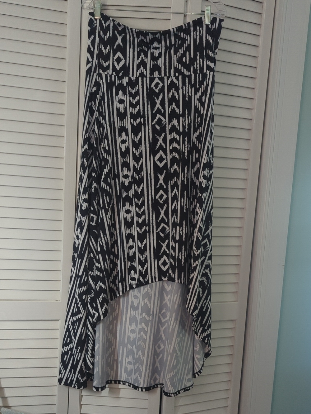 LuLaRoe Black and White High-Low Skirt